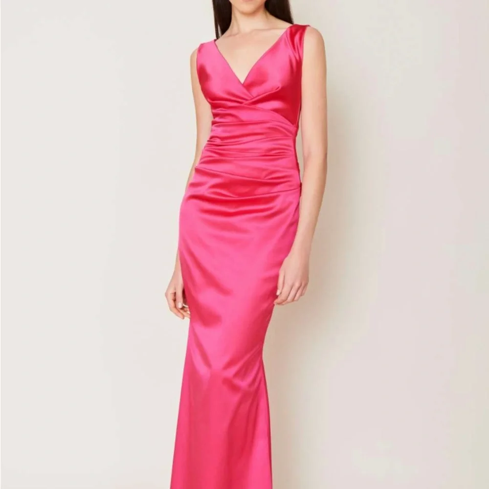 Talbot Runhof Barbie pink, fuchsia evening gown in duchesse satin.  SZ 14/44. - Picture 3 of 13